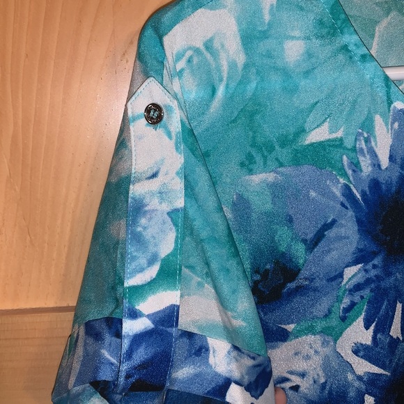 NWOT! Calvin Klein Floral Blouse - Picture 5 of 10